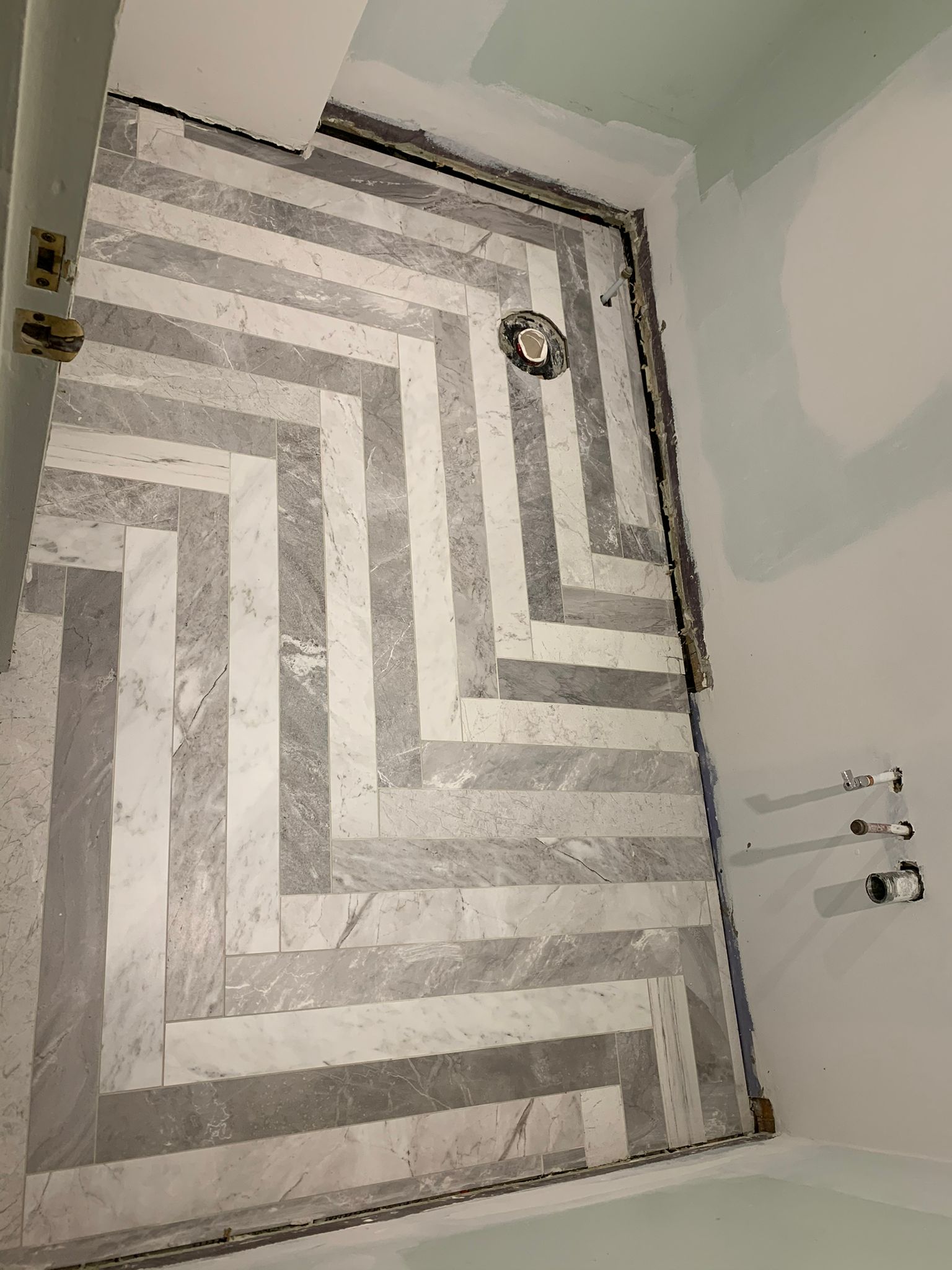 Tile cutting on-site