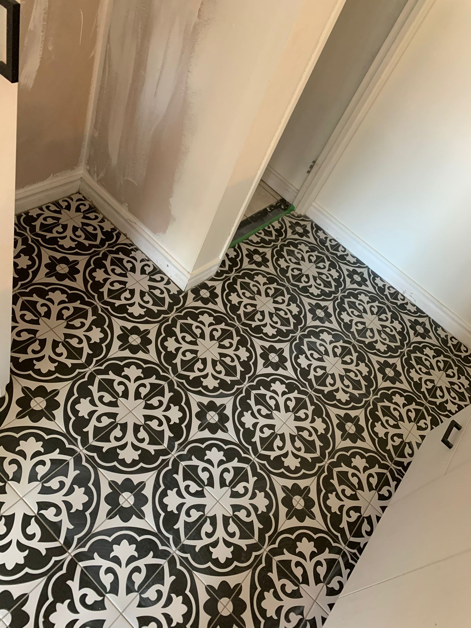 Cabinet runs and stainless appliances